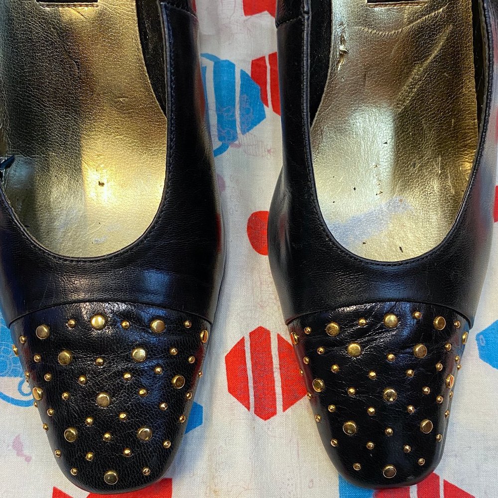 Vintage 1980s 1990s J Renee Black Pumps with Gold Studs Size 8M Retro Rocker
